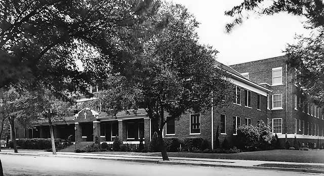 El Centro Médico Regional Old St. Mary's